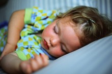 Príbeh evolučného nesúladu (1): Prečo deti nechcú ísť spať?